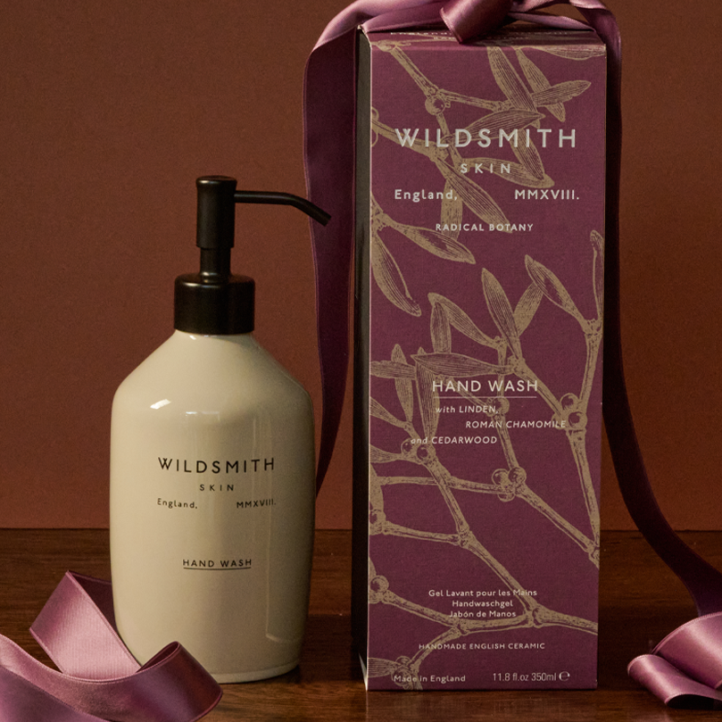The Mistletoe Collection: English Ceramic Hand Wash